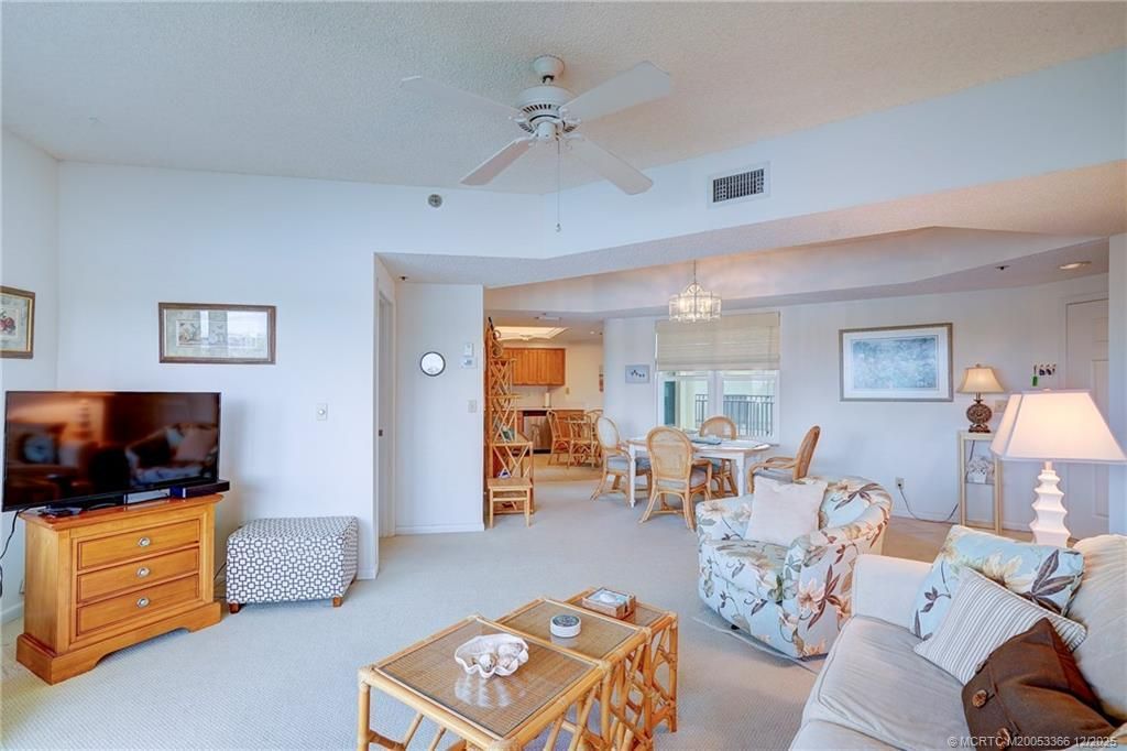 221 NE Plantation Road, Unit 407, Stuart, FL 34996 Photo