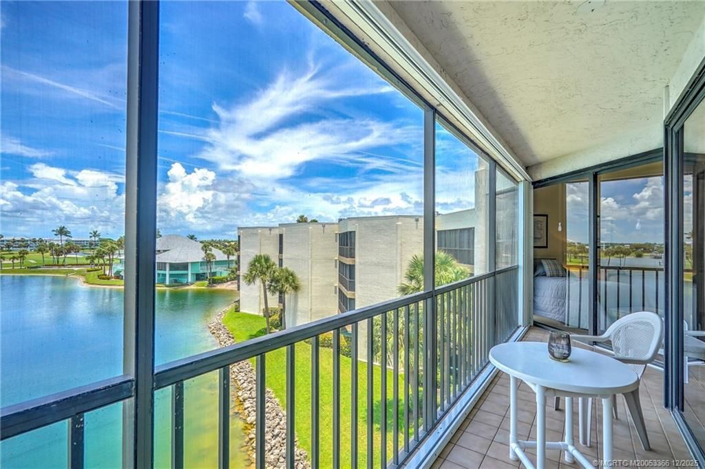 221 NE Plantation Road, Unit 407, Stuart, FL 34996 Photo