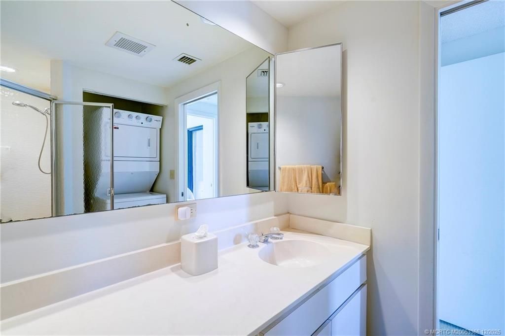 221 NE Plantation Road, Unit 407, Stuart, FL 34996 Photo
