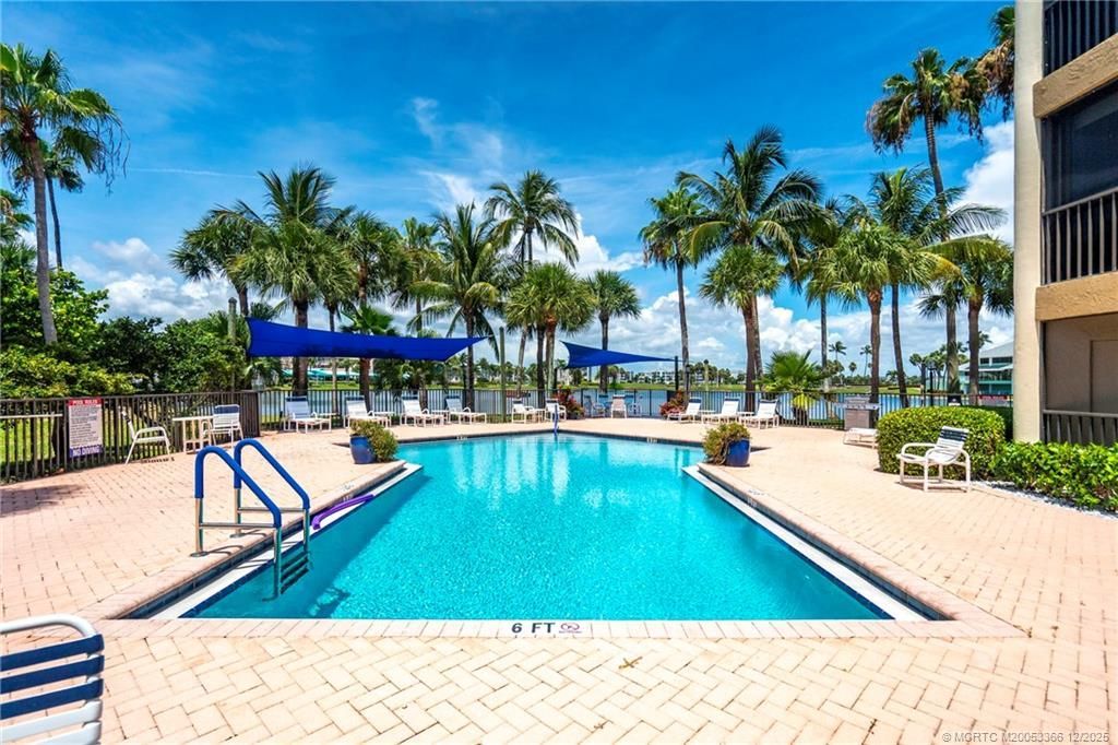 221 NE Plantation Road, Unit 407, Stuart, FL 34996 Photo