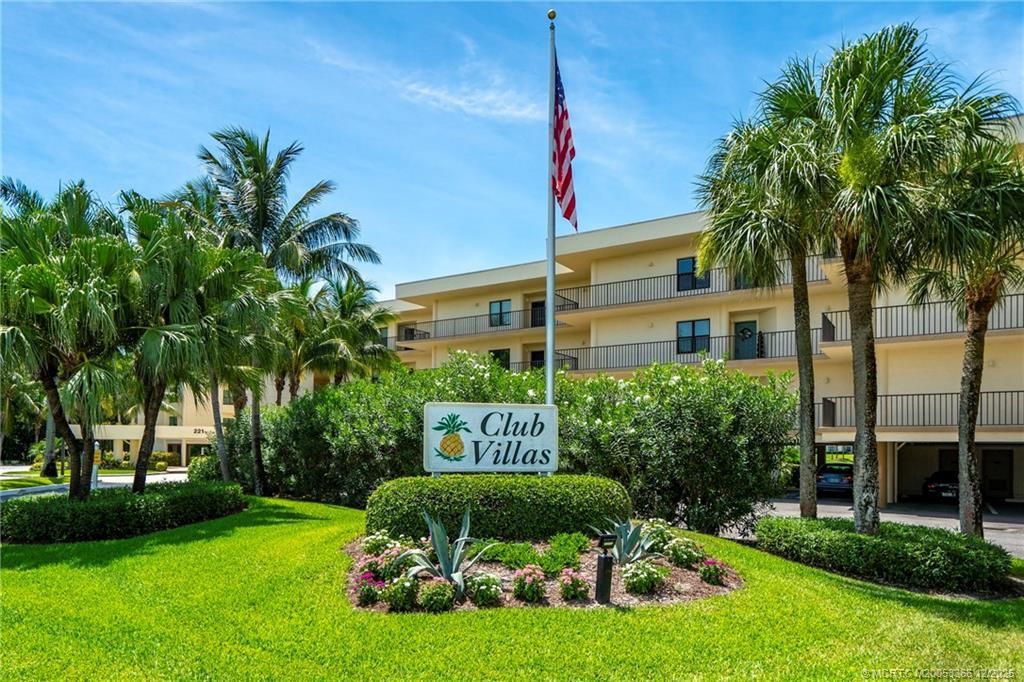 221 NE Plantation Road, Unit 407, Stuart, FL 34996 Photo