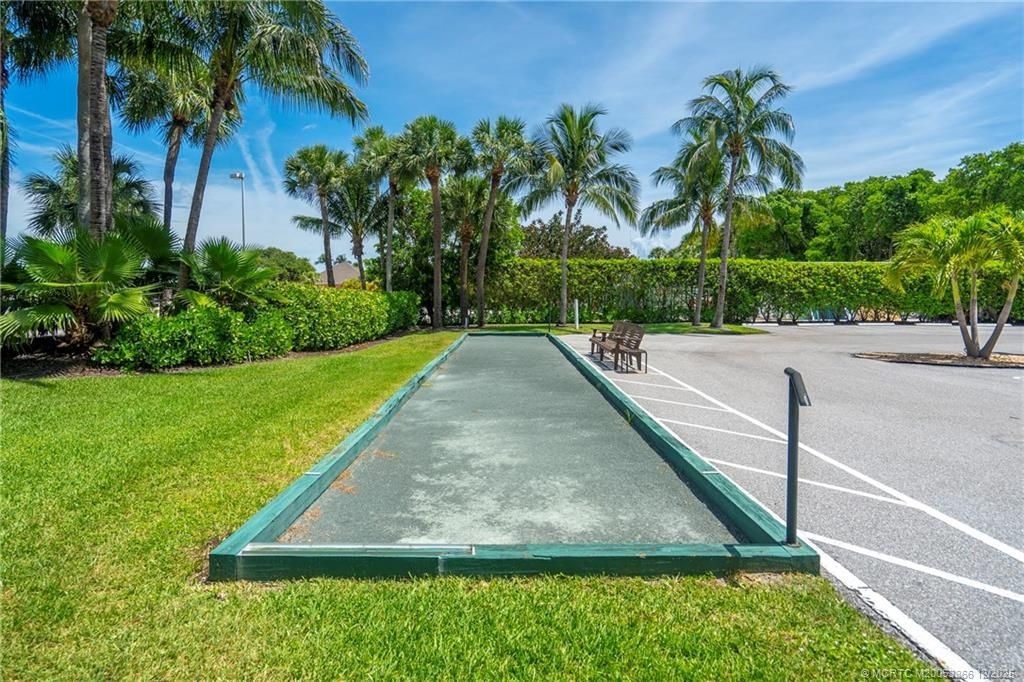 221 NE Plantation Road, Unit 407, Stuart, FL 34996 Photo