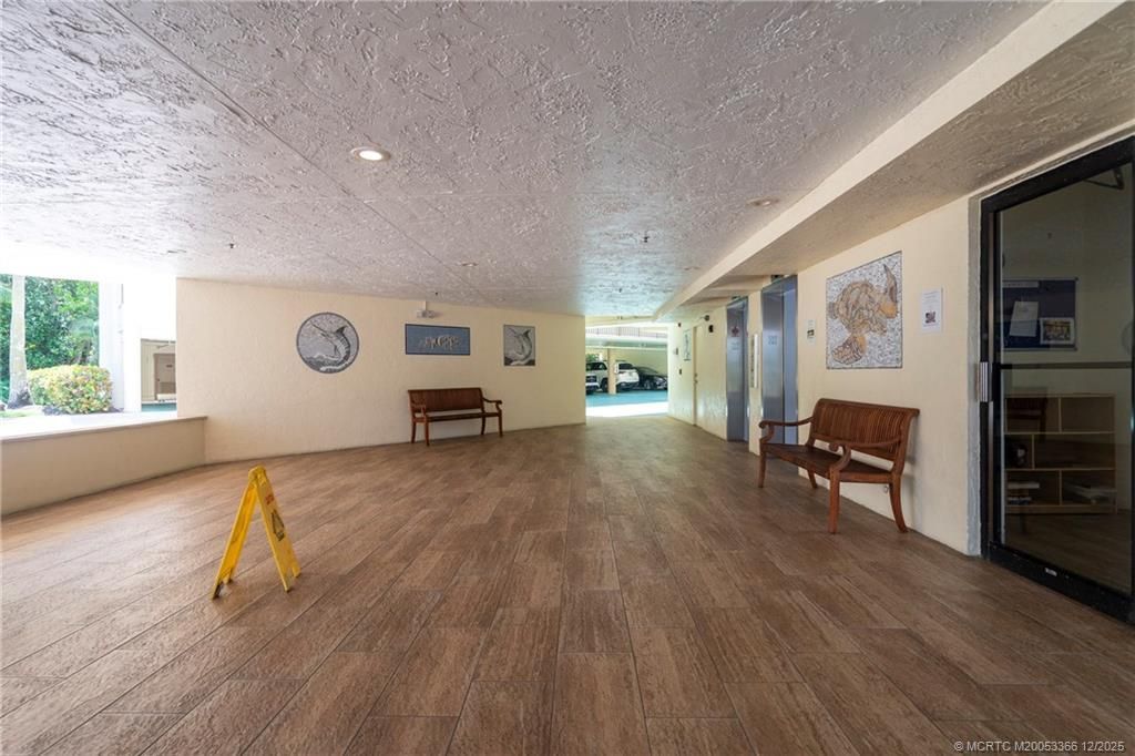 221 NE Plantation Road, Unit 407, Stuart, FL 34996 Photo