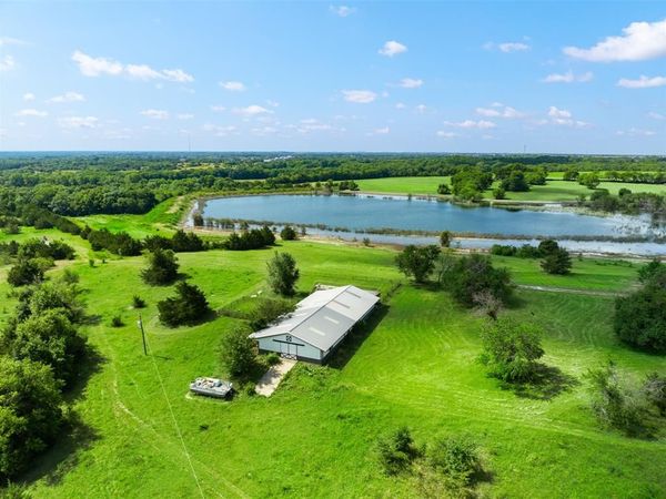 318 Cold Springs Road , Van Alstyne, TX 75495