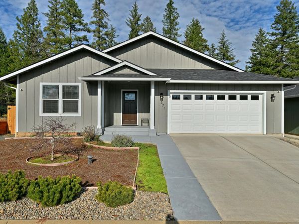 371 Cedar Ridge Drive, Cave Junction, OR 97523