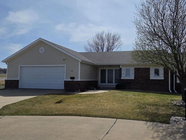 15 Park Village, LeMars, IA 51031