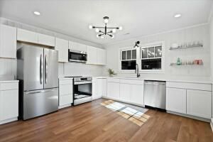 1409 Main Street Photo 17