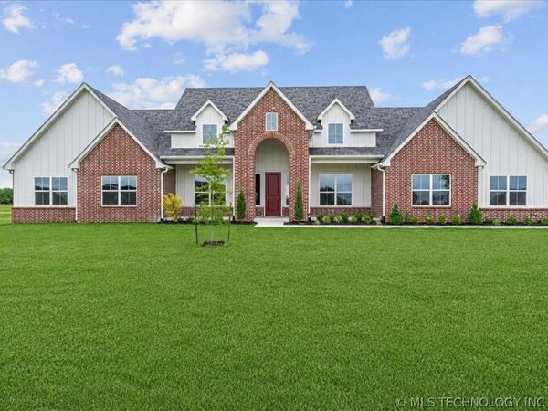 31820 E Two Socks Drive, Broken Arrow, OK 74014
