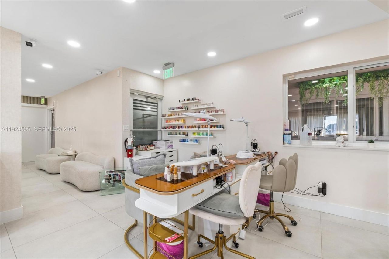 2710 SW 87th Ave, Miami, FL 33165 Photo