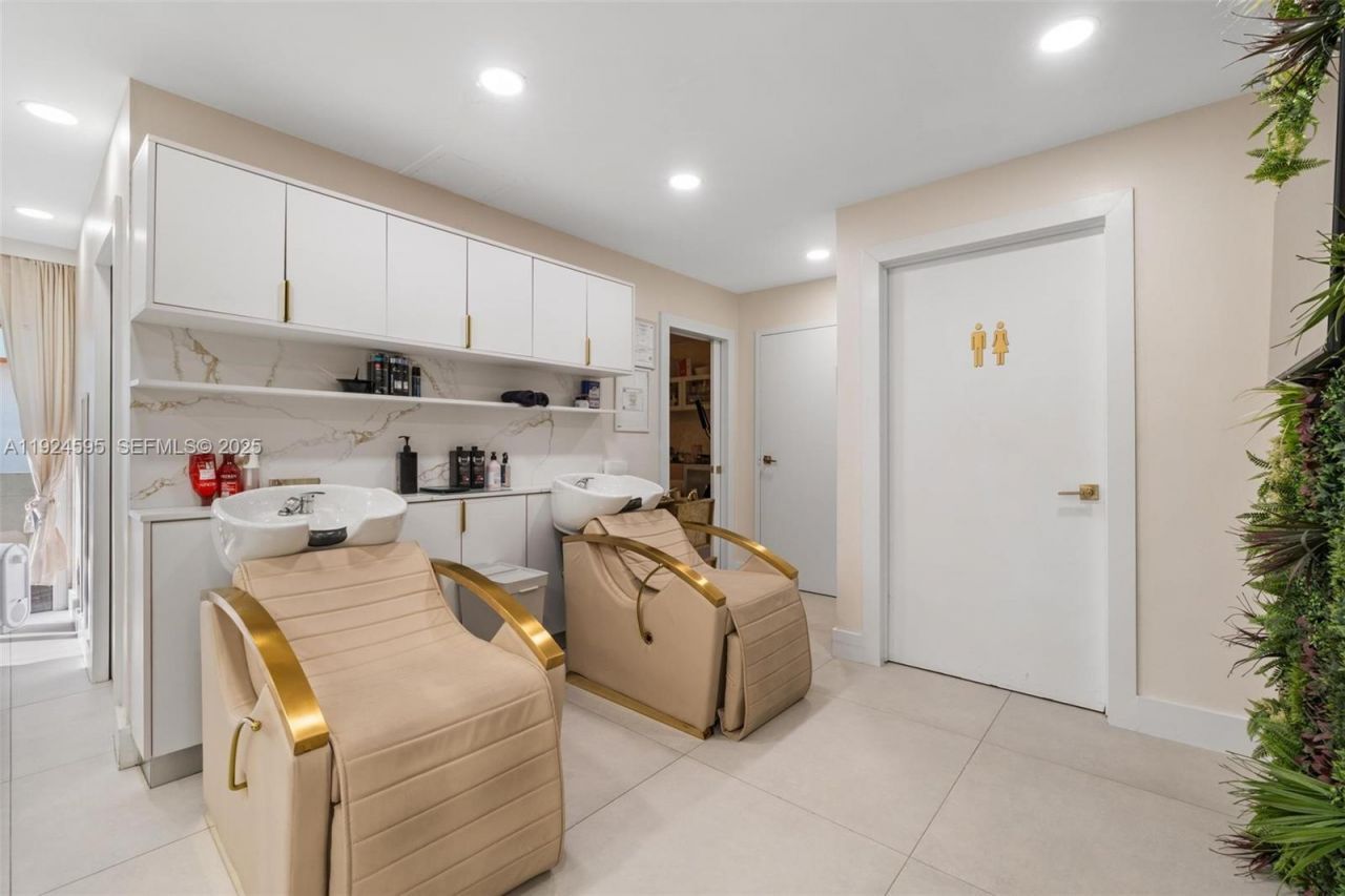 2710 SW 87th Ave, Miami, FL 33165 Photo