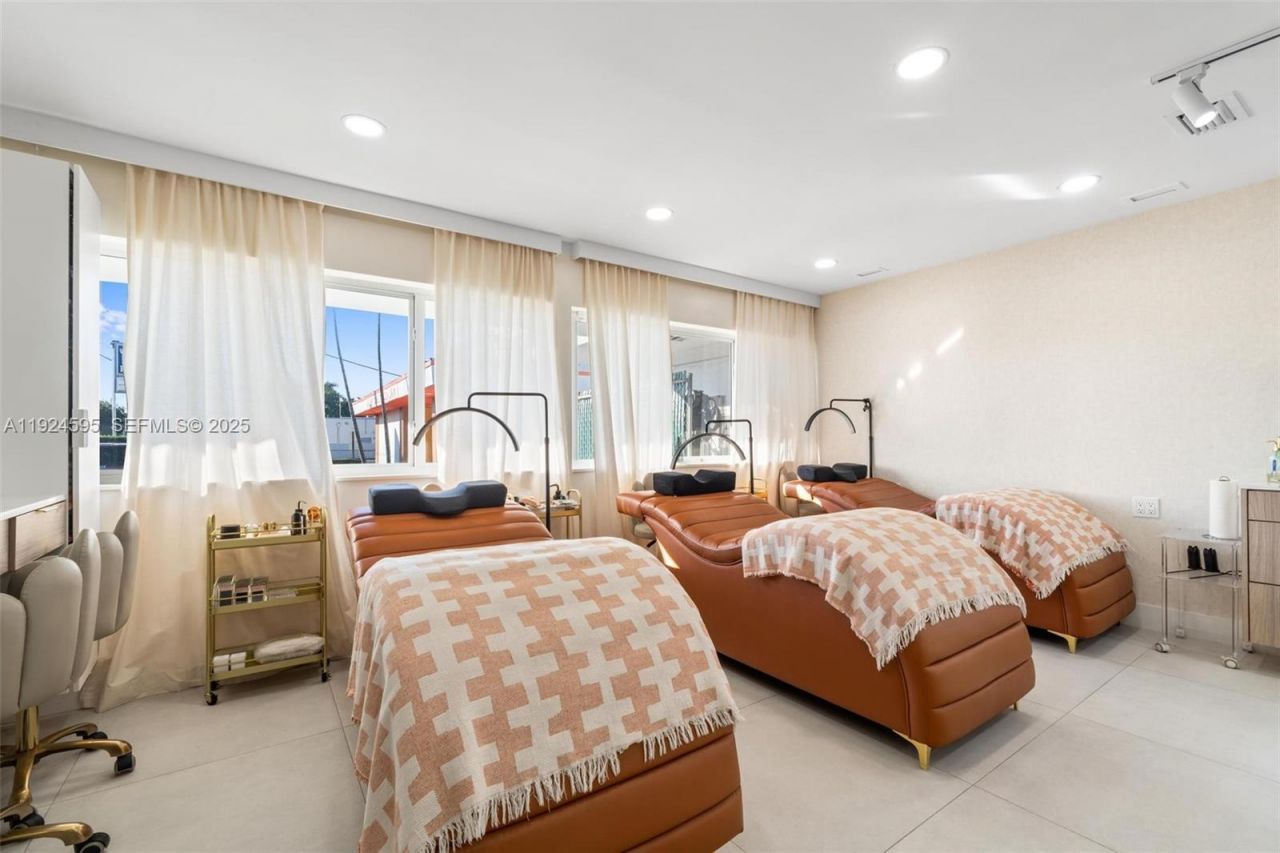 2710 SW 87th Ave, Miami, FL 33165 Photo