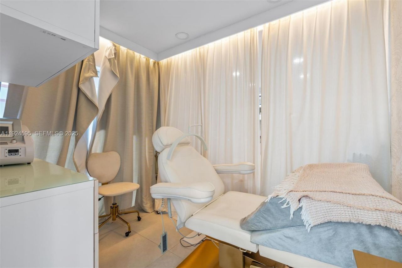 2710 SW 87th Ave, Miami, FL 33165 Photo