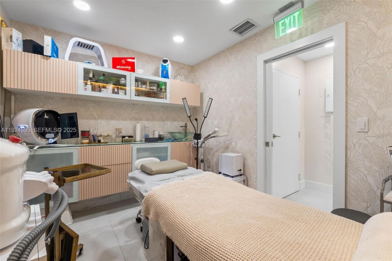 2710 SW 87th Ave, Miami, FL 33165 Photo