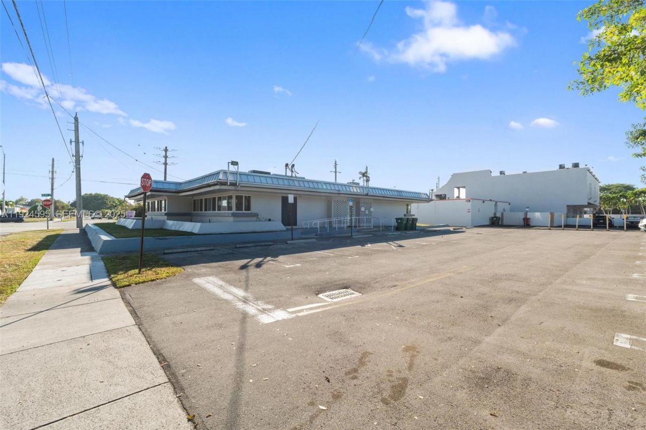 2710 SW 87th Ave, Miami, FL 33165 Photo