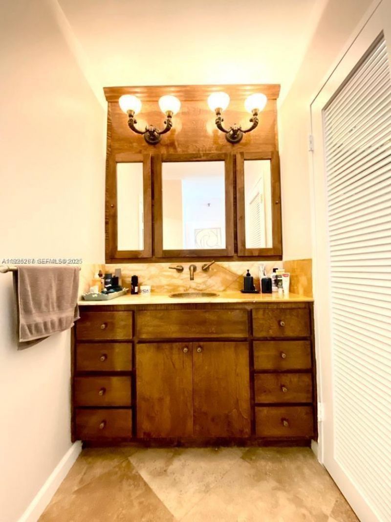 100 Lincoln Rd, Unit 608, Miami Beach, FL 33139 Photo