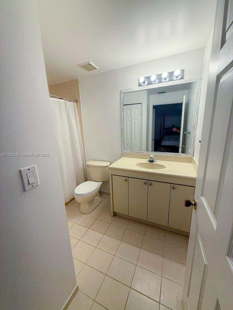 6630 NW 114th Ave, Unit 1502, Doral, FL 33178 Photo