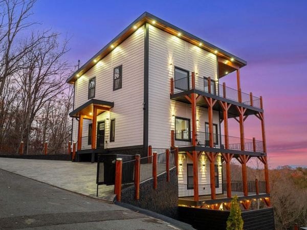 611 IVY Road, Gatlinburg, TN 37738
