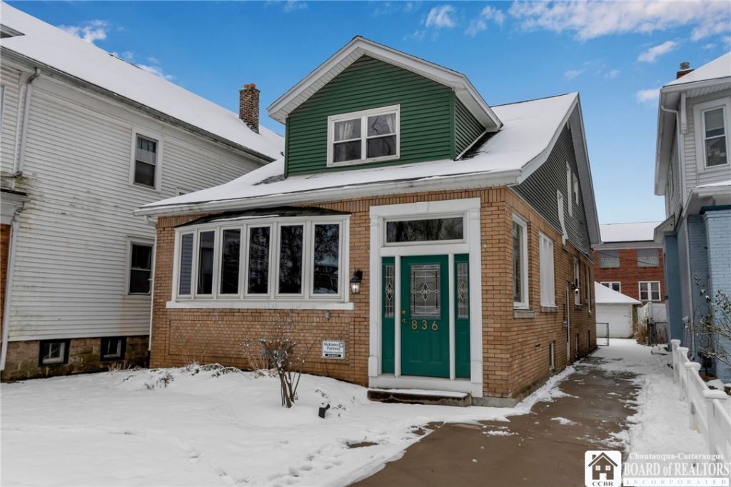 836 Mckinley Parkway, Buffalo, NY 14220 Main Photo