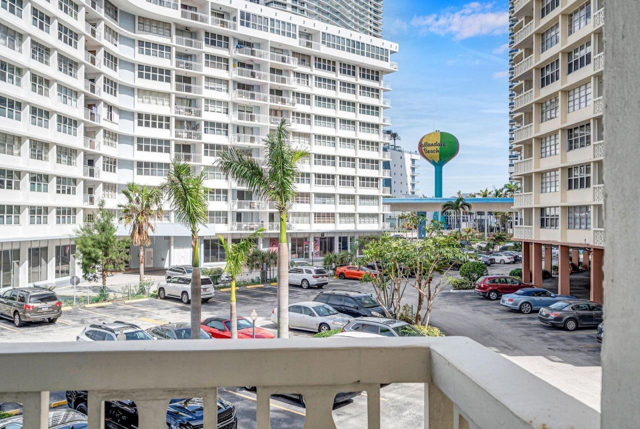 1817 S Ocean Drive, Unit 215, Hallandale Beach, FL 33009 Photo
