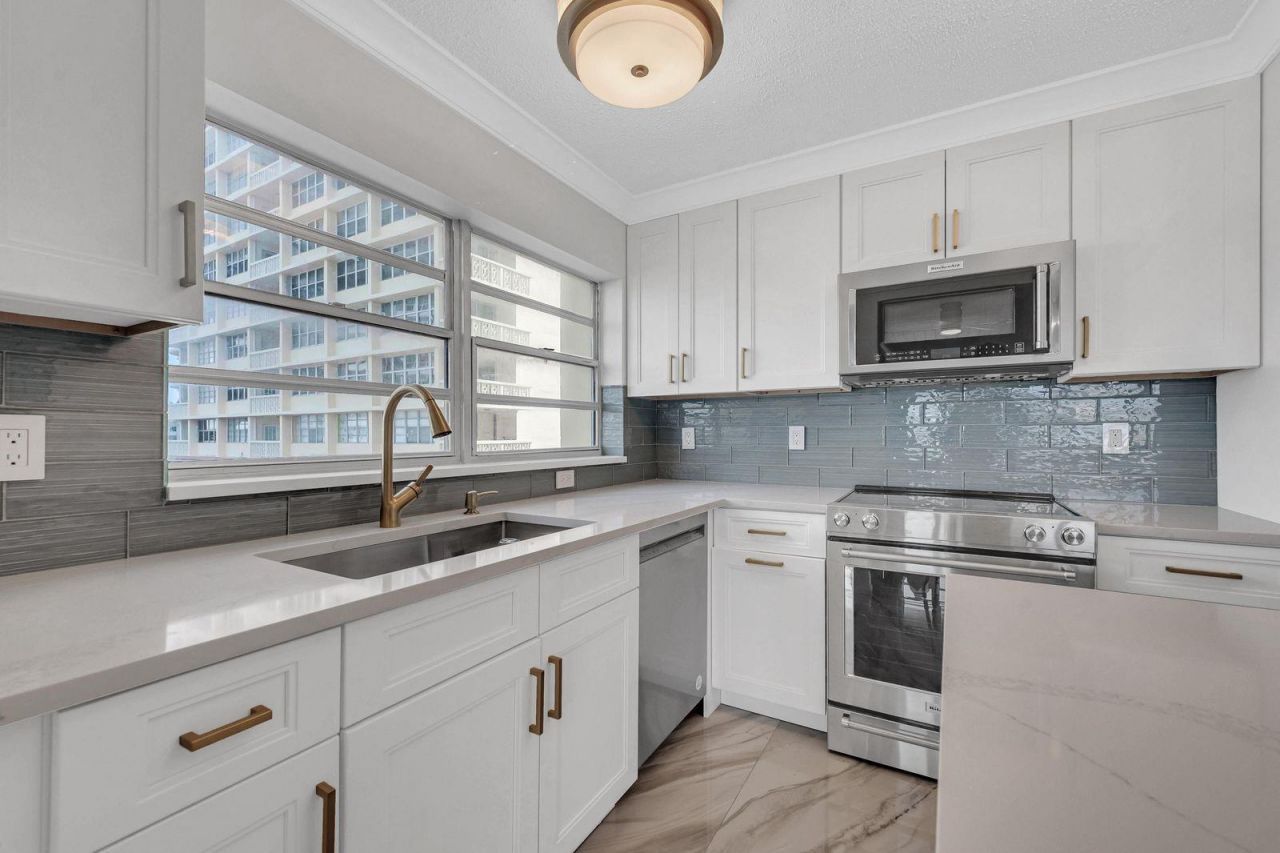 1817 S Ocean Drive, Unit 215, Hallandale Beach, FL 33009 Photo