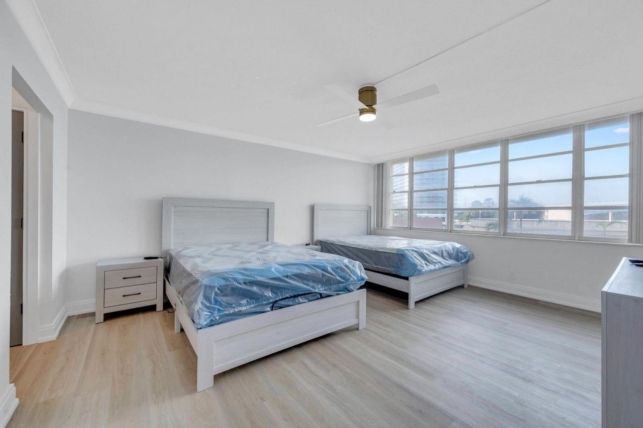 1817 S Ocean Drive, Unit 215, Hallandale Beach, FL 33009 Photo