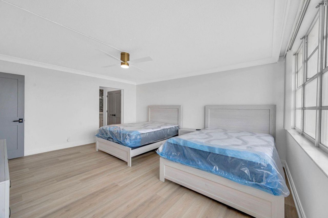 1817 S Ocean Drive, Unit 215, Hallandale Beach, FL 33009 Photo