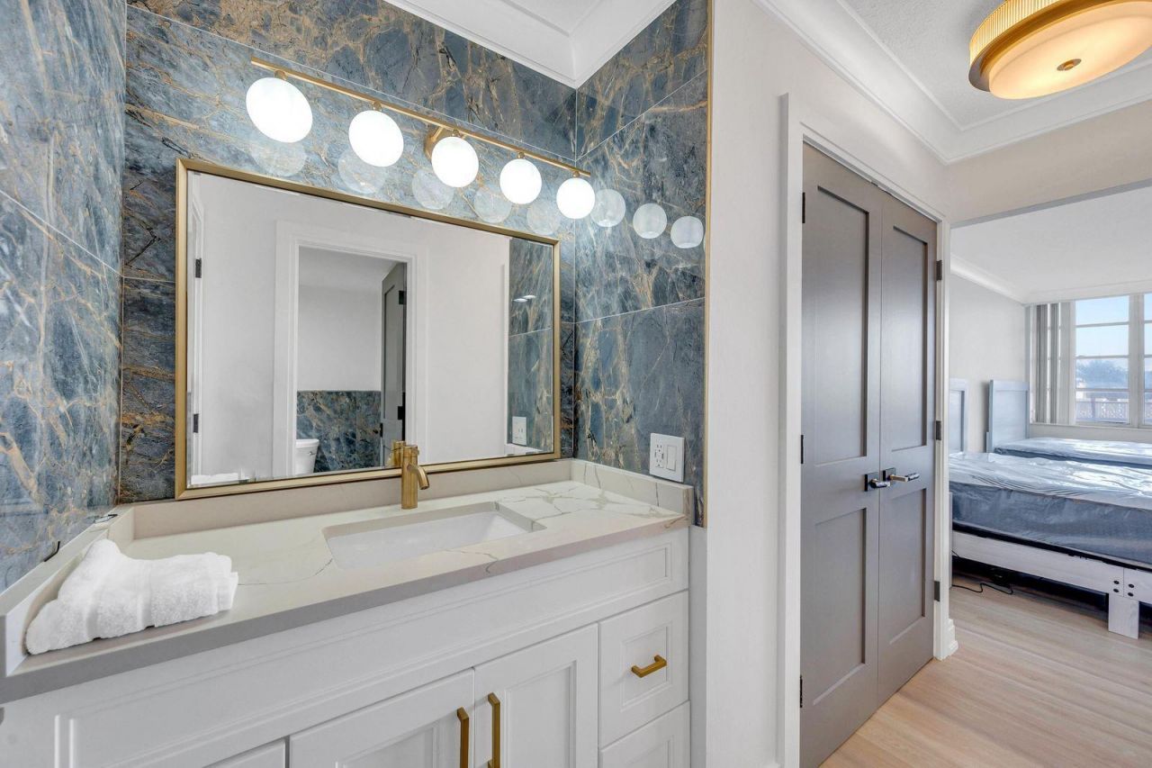 1817 S Ocean Drive, Unit 215, Hallandale Beach, FL 33009 Photo