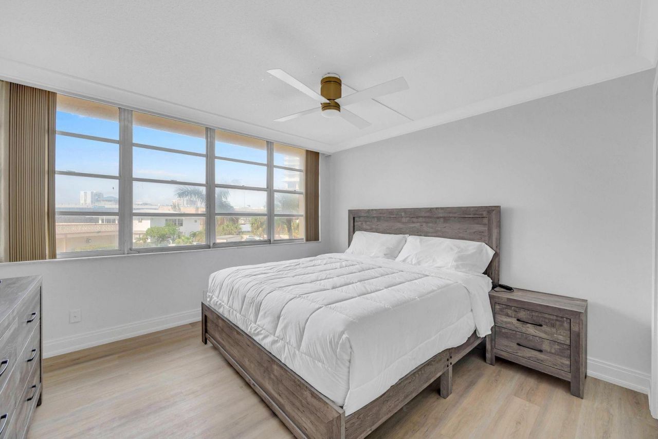 1817 S Ocean Drive, Unit 215, Hallandale Beach, FL 33009 Photo