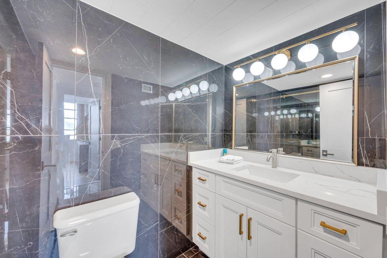 1817 S Ocean Drive, Unit 215, Hallandale Beach, FL 33009 Photo