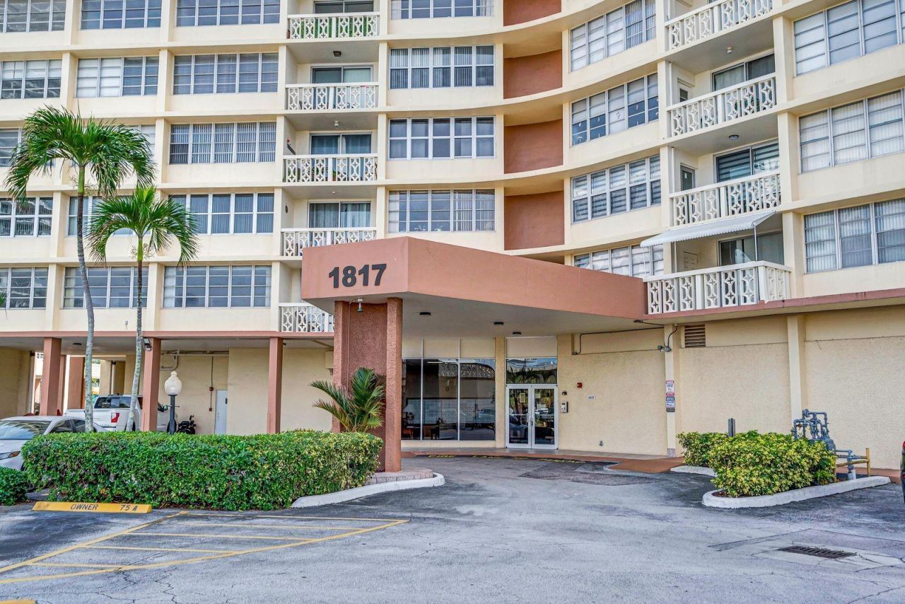 1817 S Ocean Drive, Unit 215, Hallandale Beach, FL 33009 Photo