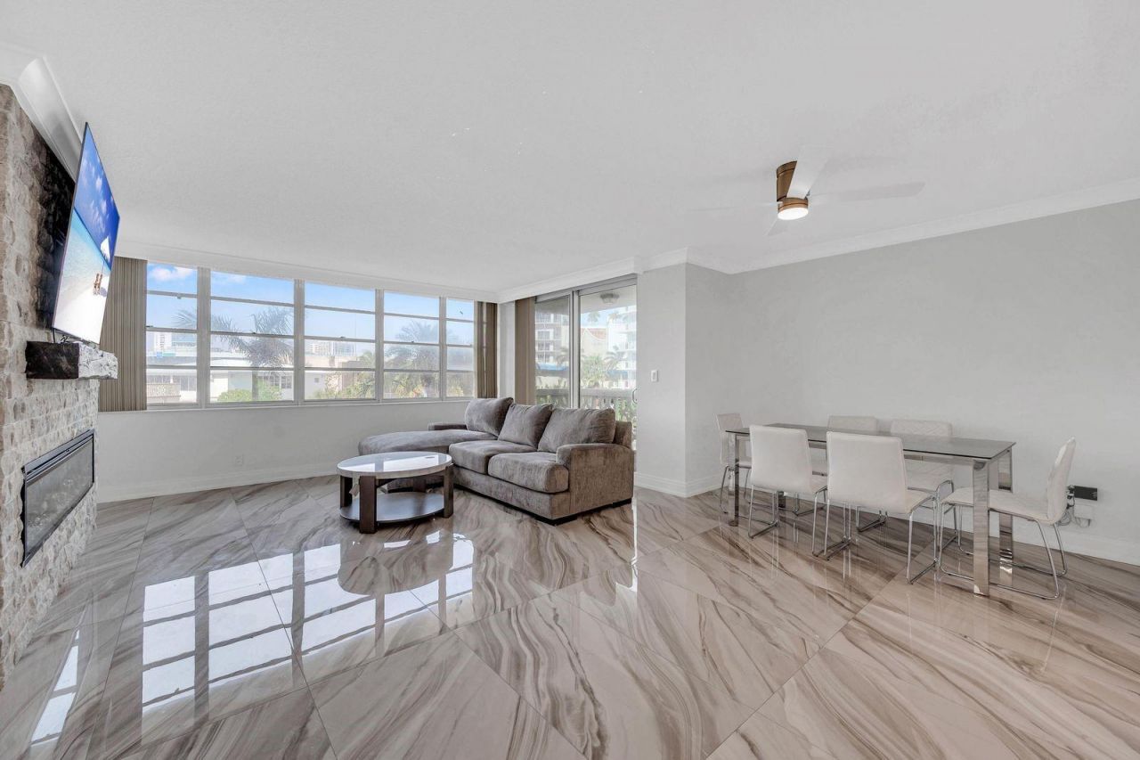 1817 S Ocean Drive, Unit 215, Hallandale Beach, FL 33009 Photo