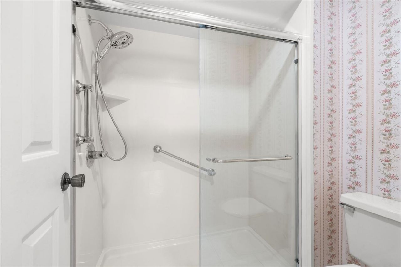 725 83rd Avenue N, Unit 205, Saint Petersburg, FL 33702 Photo