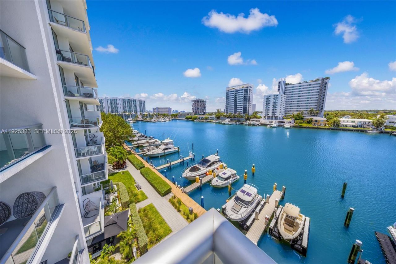 7930 East Dr, Unit 506, North Bay Village, FL 33141 Photo