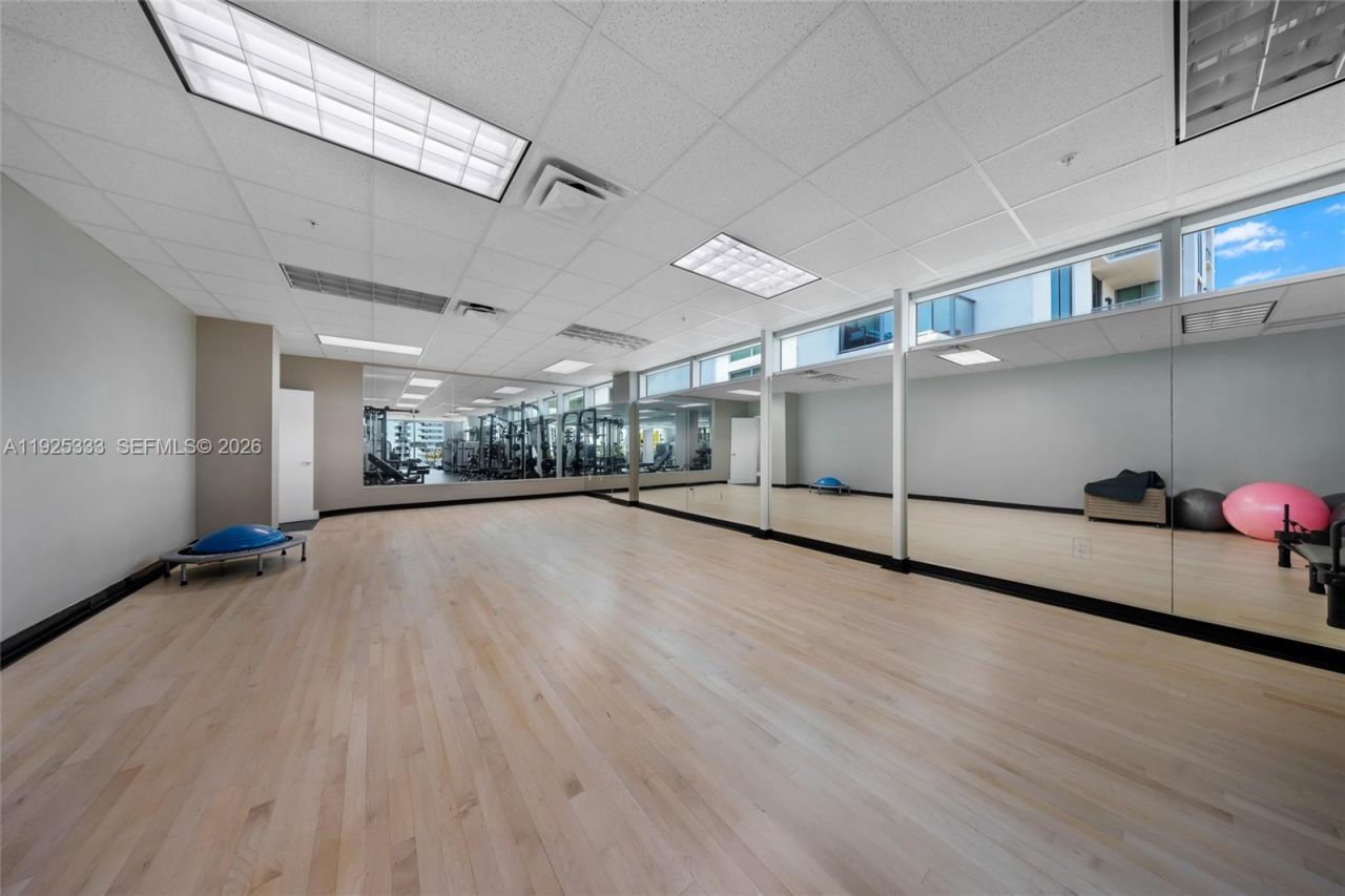 7930 East Dr, Unit 506, North Bay Village, FL 33141 Photo