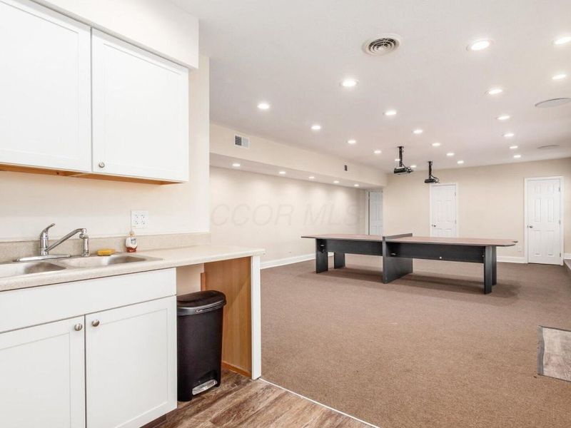 2582 Cleveland Avenue , Columbus, OH 43211 Photo 17