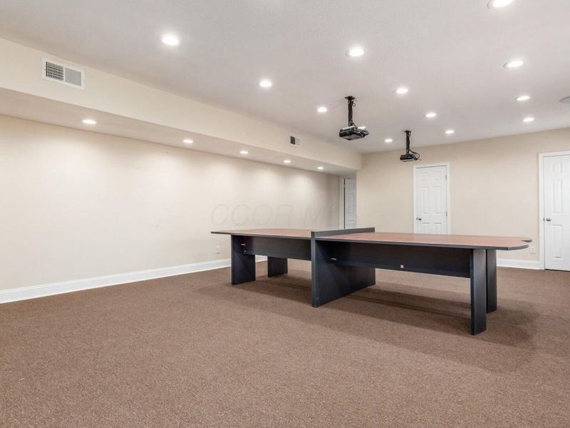 2582 Cleveland Avenue , Columbus, OH 43211 Photo 19