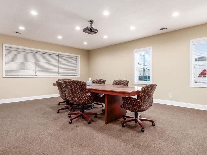 2582 Cleveland Avenue , Columbus, OH 43211 Photo 23