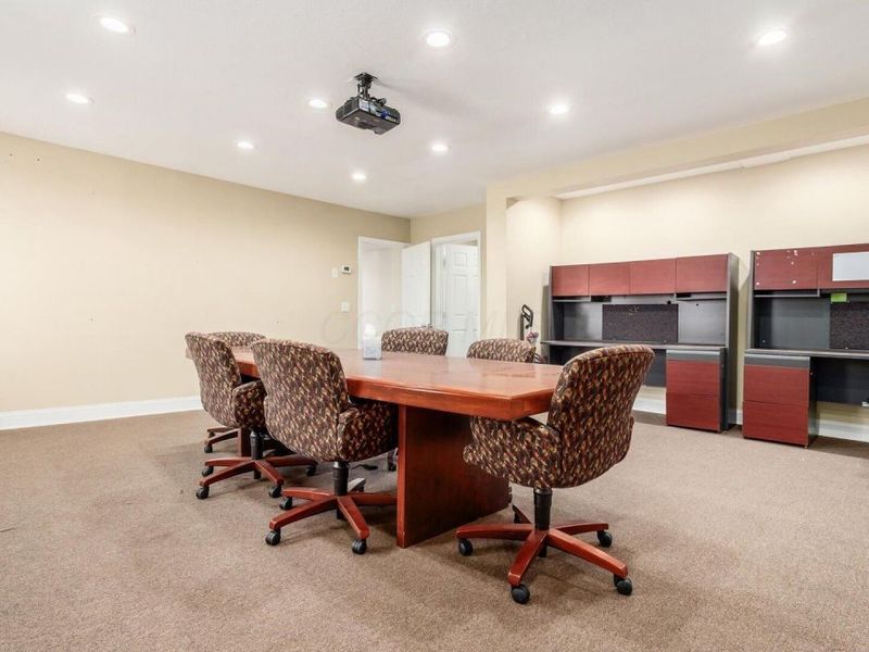 2582 Cleveland Avenue , Columbus, OH 43211 Photo 24