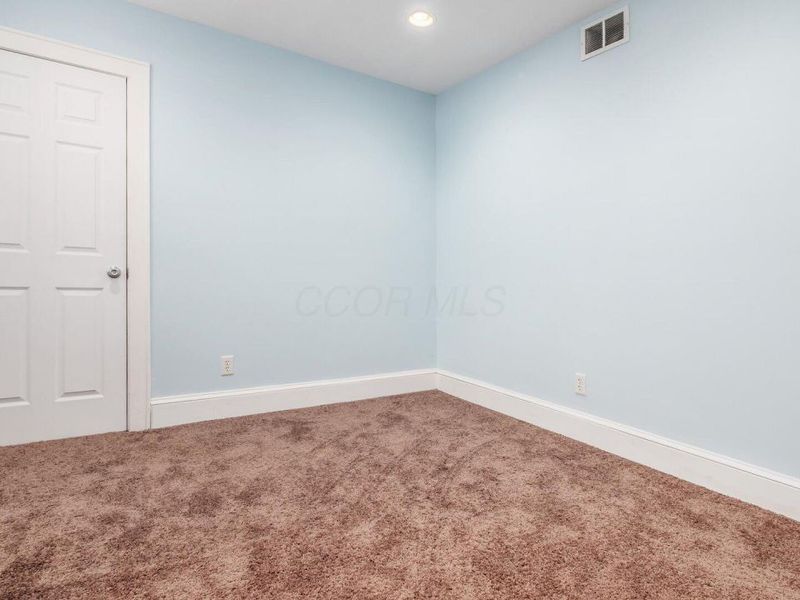 2582 Cleveland Avenue , Columbus, OH 43211 Photo 29