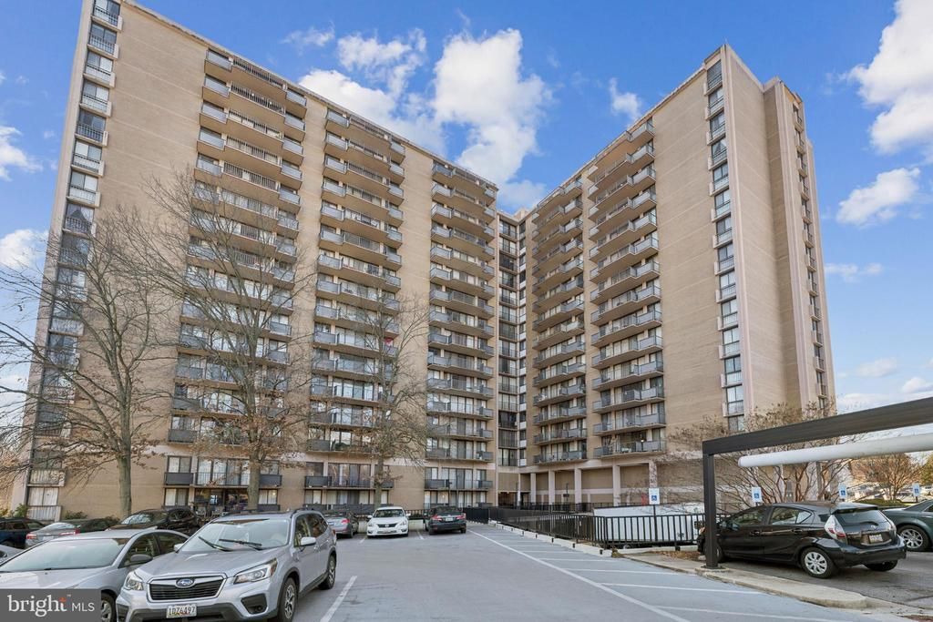 6100 Westchester Park Drive, Unit 520, College Park, MD 20740 Main Photo