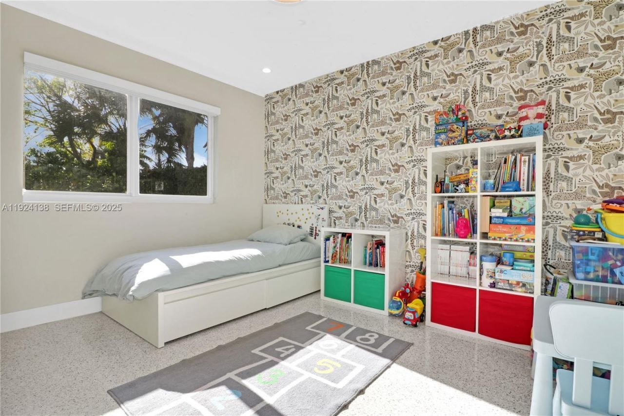 9008 Dickens Ave, Surfside, FL 33154 Photo