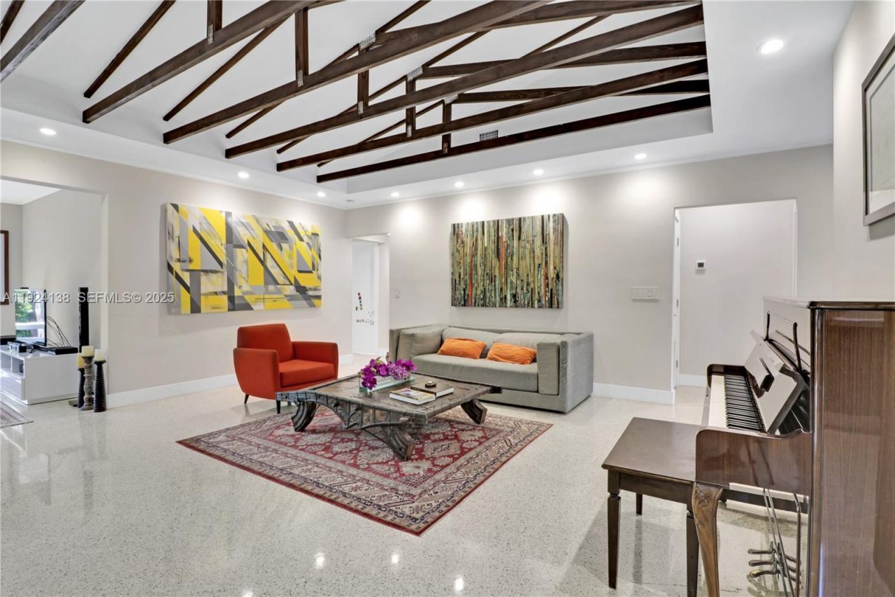 9008 Dickens Ave, Surfside, FL 33154 Photo