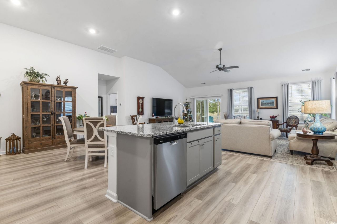 394 Sun Colony Blvd. Photo 16