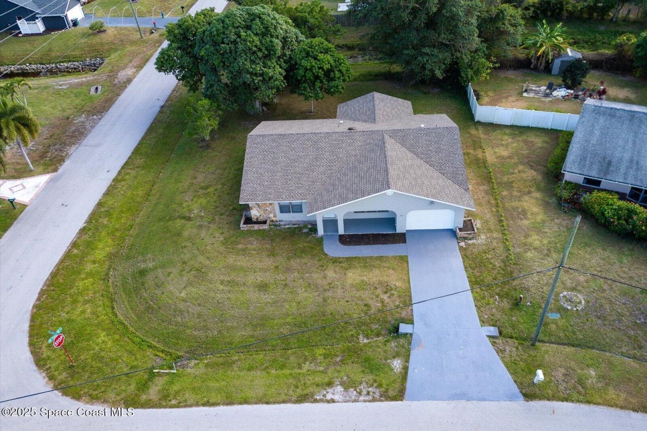 402 SW Sansom Lane, Port Saint Lucie, FL 34953 Photo