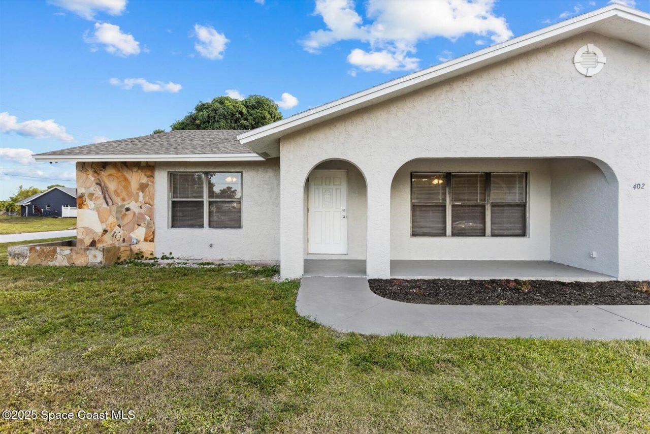 402 SW Sansom Lane, Port Saint Lucie, FL 34953 Photo