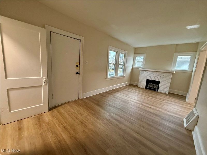 566 Mckinley Avenue, Akron, OH 44311 Photo 2