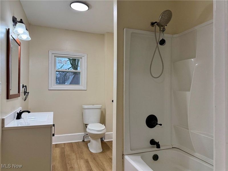 566 Mckinley Avenue, Akron, OH 44311 Photo 8