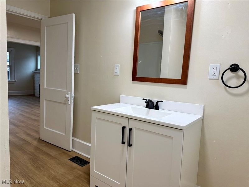 566 Mckinley Avenue, Akron, OH 44311 Photo 9