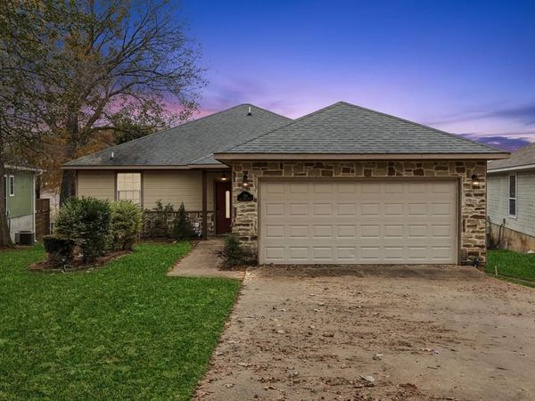 184 Oak Hills Drive, Mabank, TX 75156