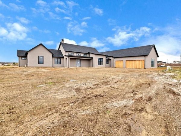 7256 Tom Trails , Krum, TX 76249